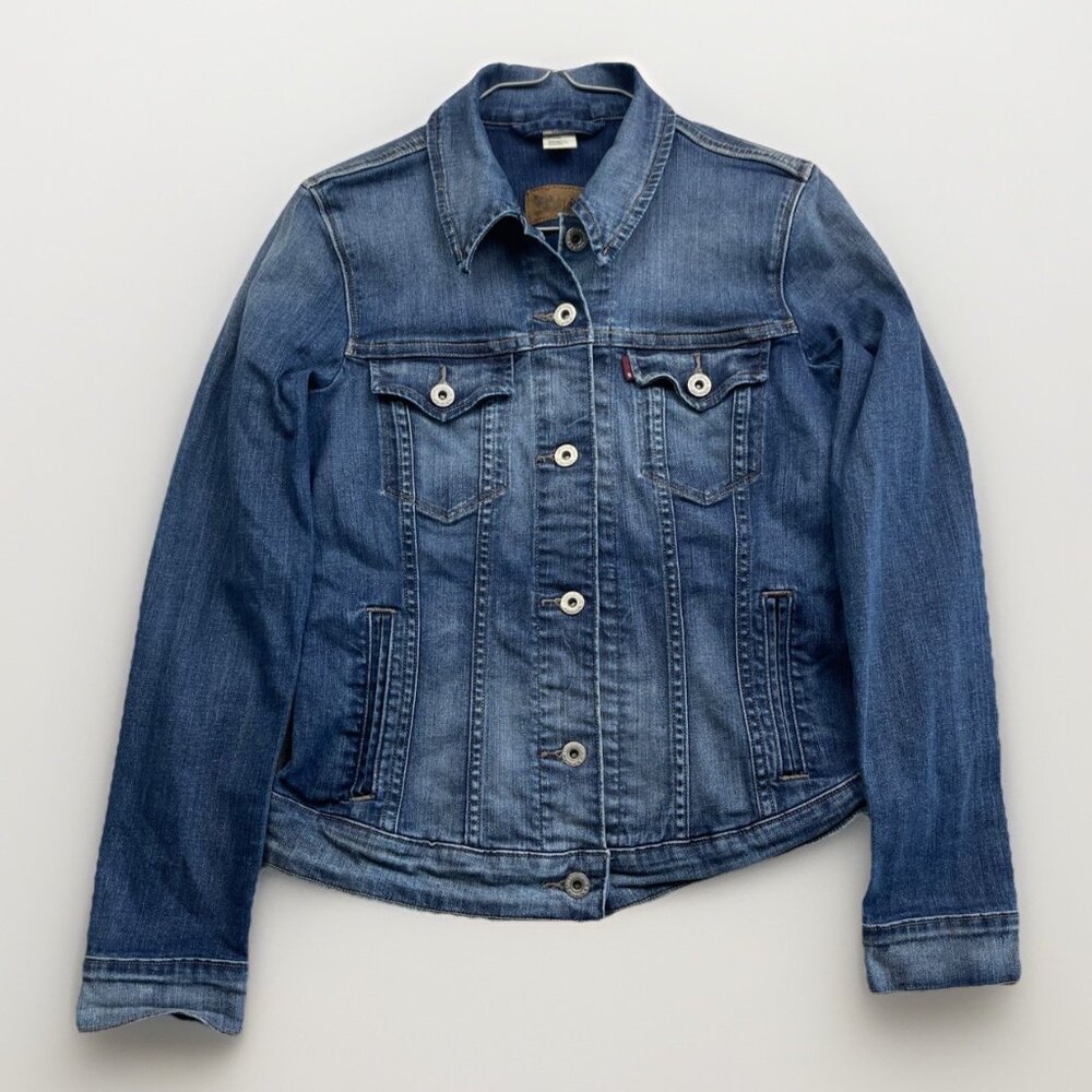Levi’s Jean Jacket Women’s Sz S Blue Denim Button Up Trucker Casual Classic